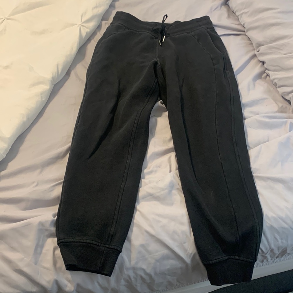 Lulu lemon sweats size 6